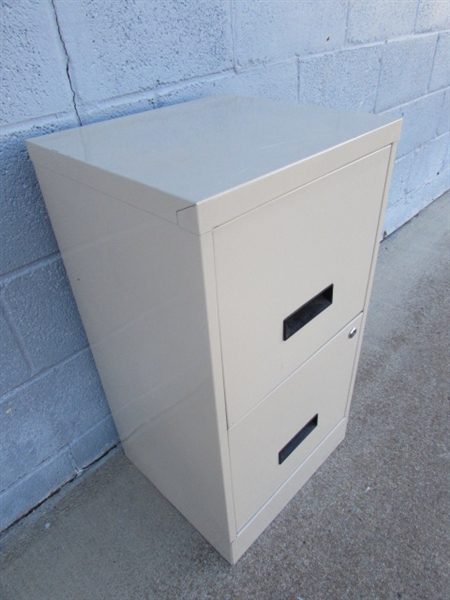 2-DRAWER LOCKING FILE CABINET - NO KEY