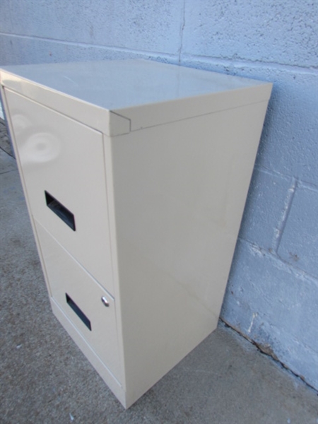 2-DRAWER LOCKING FILE CABINET - NO KEY