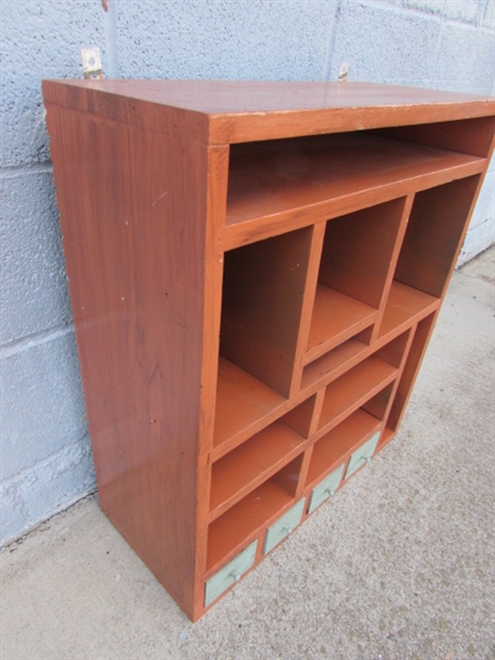 MULTI-COMPARTMENT SHELVING UNIT W/4 DRAWERS