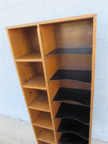 DIVIDED SHELVING UNIT W/WOOD & METAL SHELVES