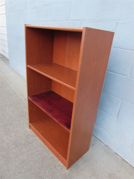 SMALL WOODEN BOOKSHELF