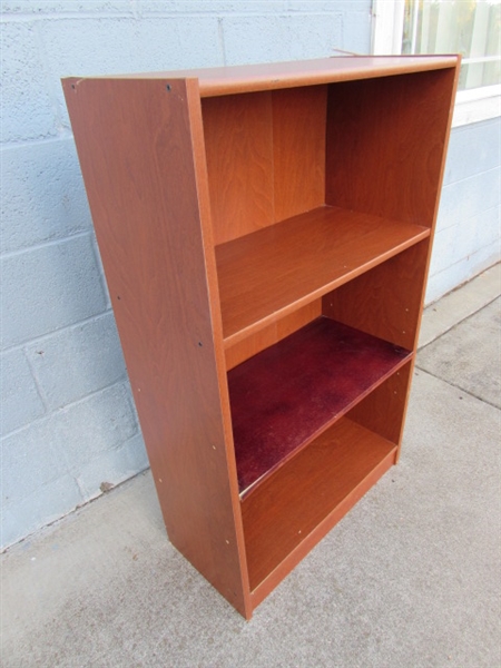 SMALL WOODEN BOOKSHELF