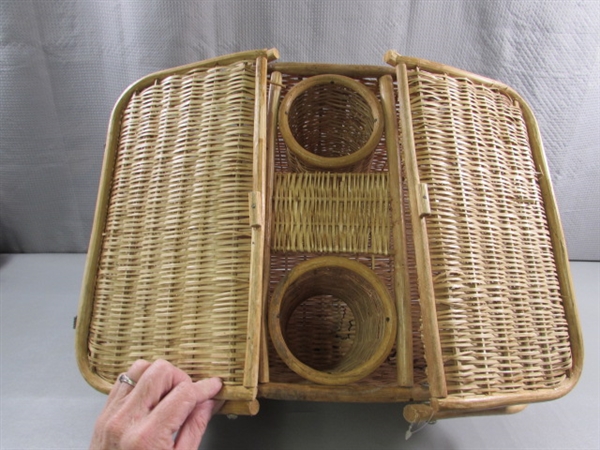 WICKER PICNIC BASKET & BIRD WALL CLOCK