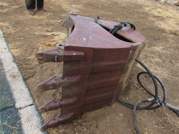 23 HYDRAULIC JAW GRAPPLING BUCKET