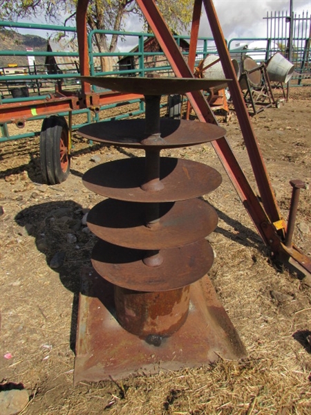 BIRD FEEDER OR DISC YARD ART