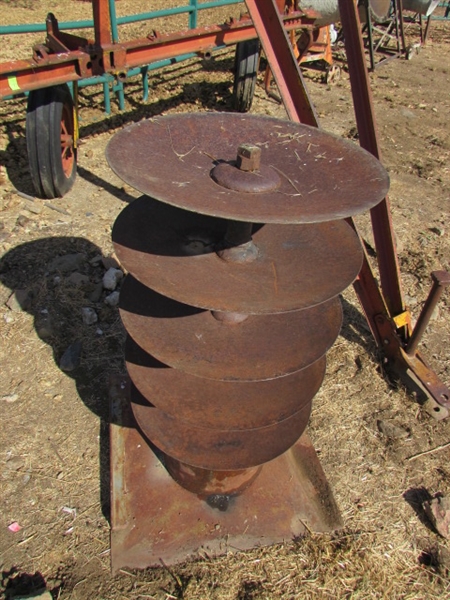 BIRD FEEDER OR DISC YARD ART