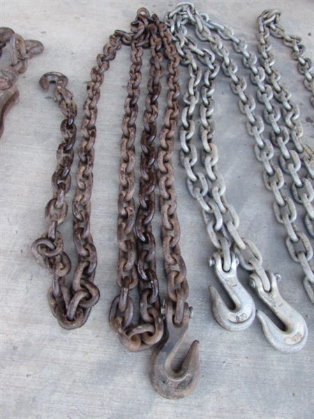 PAIR OF CHAINS & BINDERS