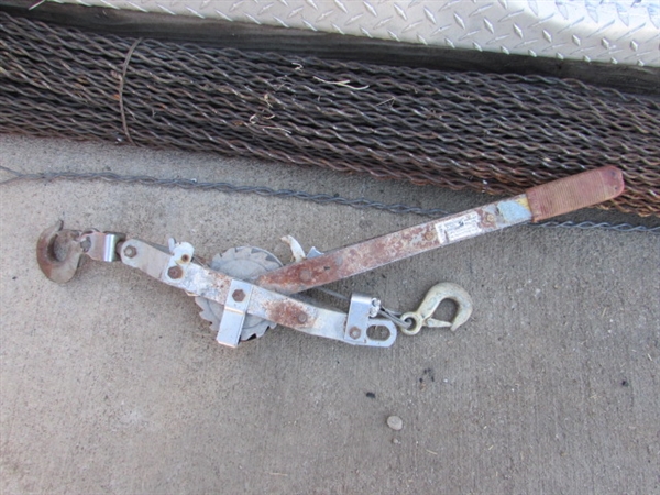 RATCHET PULLER/FENCE STRETCHER & BUNDLE OF FENCE STAYS