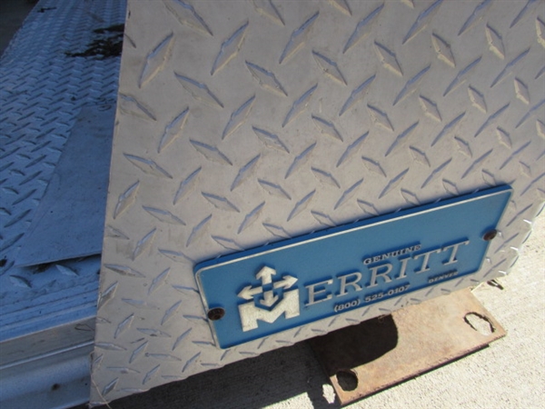 DIAMOND PLATE MERRITT SEMI-TRUCK HEADACHE RACK