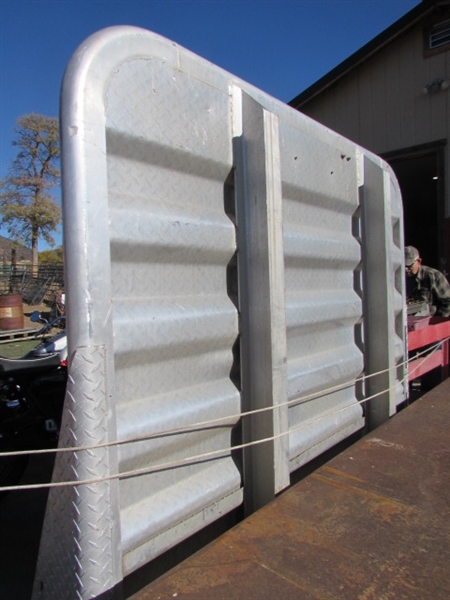 DIAMOND PLATE MERRITT SEMI-TRUCK HEADACHE RACK