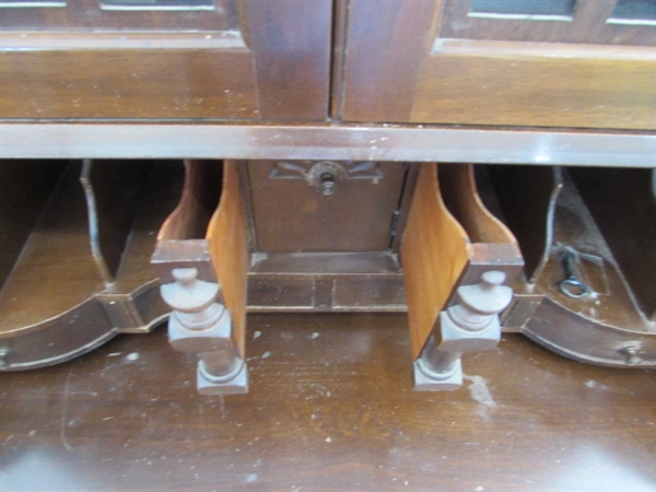 VINTAGE SECRETARY HUTCH