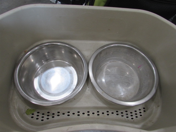 2 SMALL PET CARRIERS & FEEDING/WATER DISHES