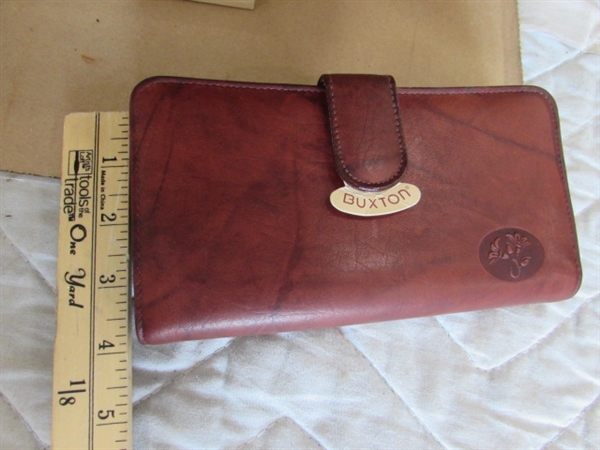 NEW BUXTON LEATHER WALLET