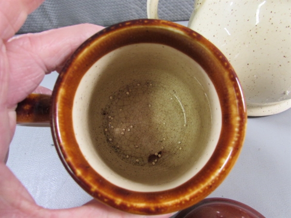 VTG 1979 ENESCO COUNTRY ROAD TEA POT & MUG, SMALL STONEWARE CREAMER & CHICKEN PECKER TOY