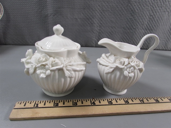 ROSE THEMED TEAPOT & SUGAR & CREAMER SETS