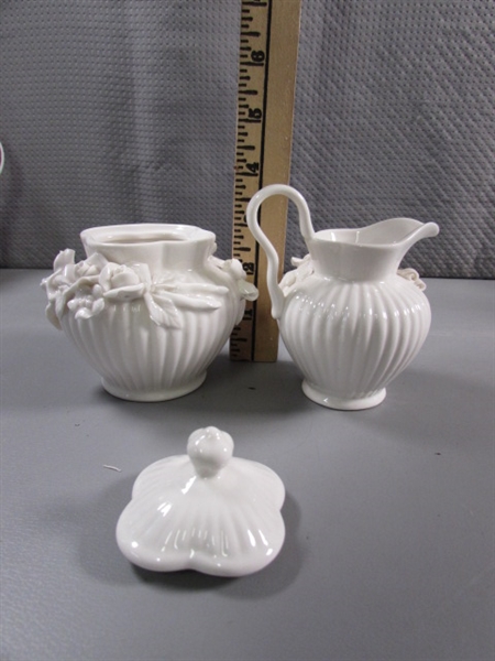 ROSE THEMED TEAPOT & SUGAR & CREAMER SETS