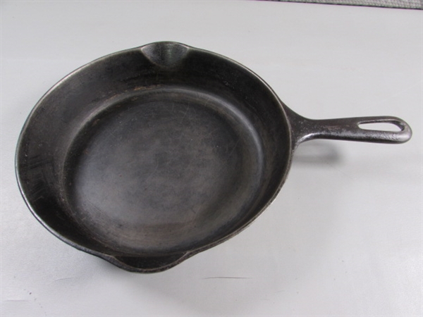 9 GRISWOLD CAST IRON FRYING PAN