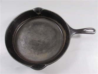 10.5" GRISWOLD CAST IRON FRYING PAN