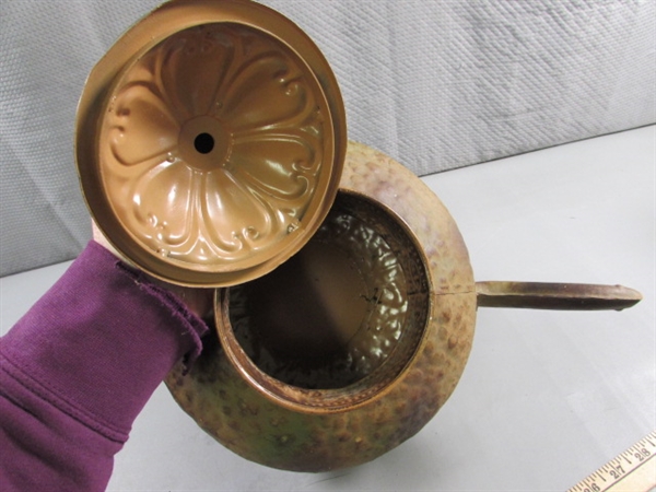 TREASURE CHEST STORAGE BOX & TIN KETTLE