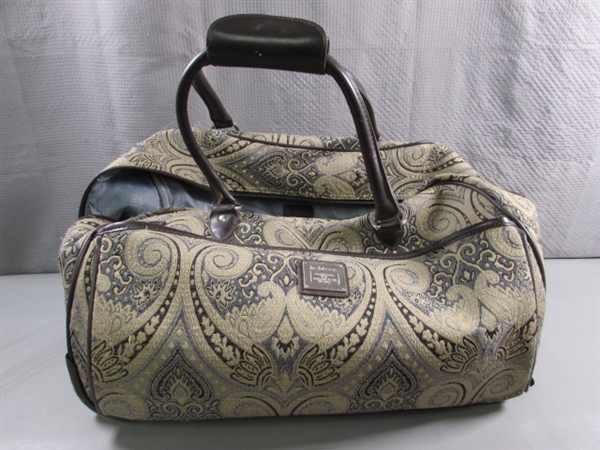 LIZ CLAIBORNE WHEELED DUFFLE BAG