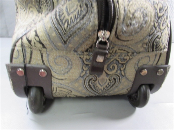 LIZ CLAIBORNE WHEELED DUFFLE BAG