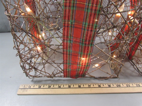 LIGHT UP & OTHER CHRISTMAS DECOR