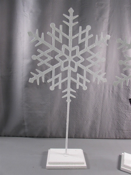 SNOWFLAKE DECOR