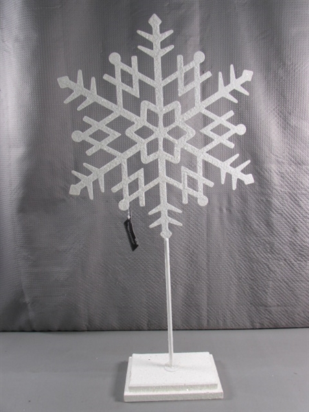 SNOWFLAKE DECOR