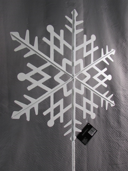 SNOWFLAKE DECOR