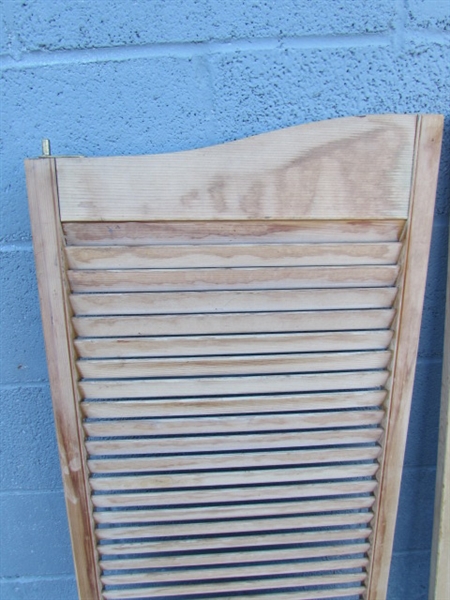 PAIR OF SALOON DOOR SHUTTERS