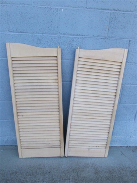 PAIR OF SALOON DOOR SHUTTERS