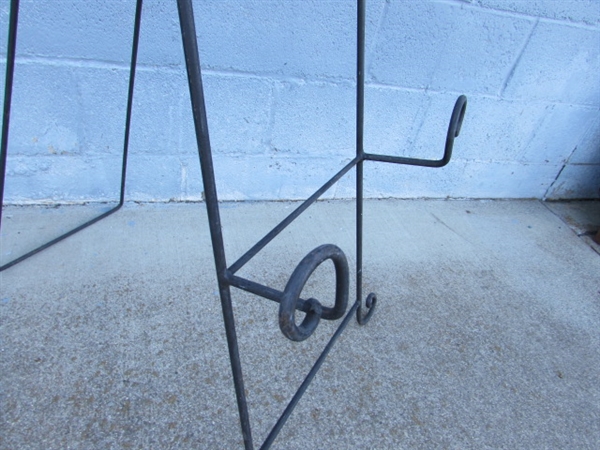 WROUGHT IRON ORNATE EASEL