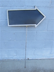 METAL ARROW YARD STAKE W/CHALKBOARD SURFACE