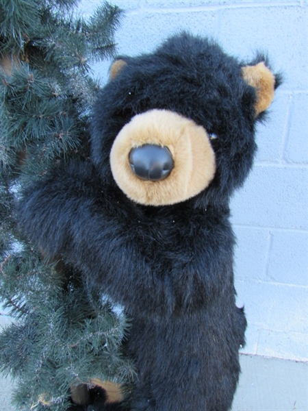 PLUSH BLACK BEAR & CUB DECOR