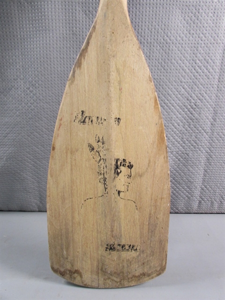 WOODEN OAR DECOR W/FADED DESIGN