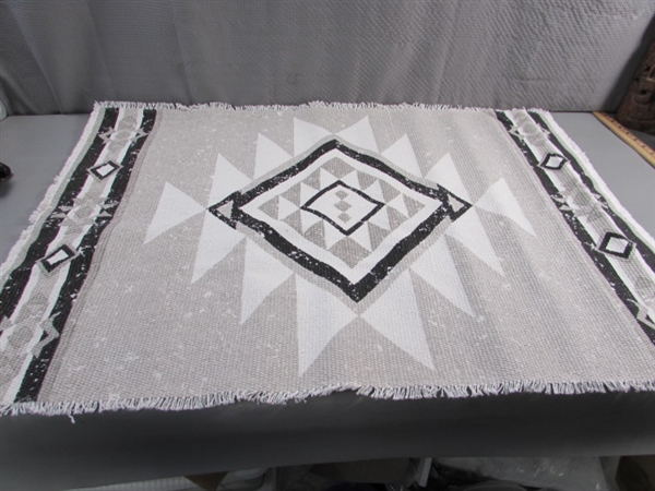 NEW BLACK, GRAY & WHITE COTTON THROW RUG