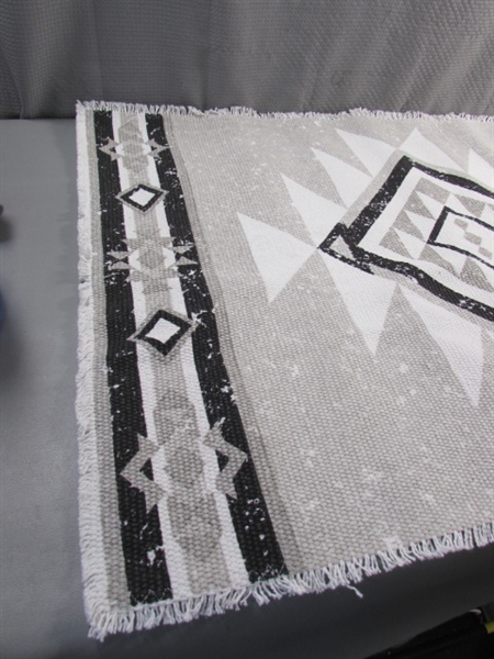 NEW BLACK, GRAY & WHITE COTTON THROW RUG