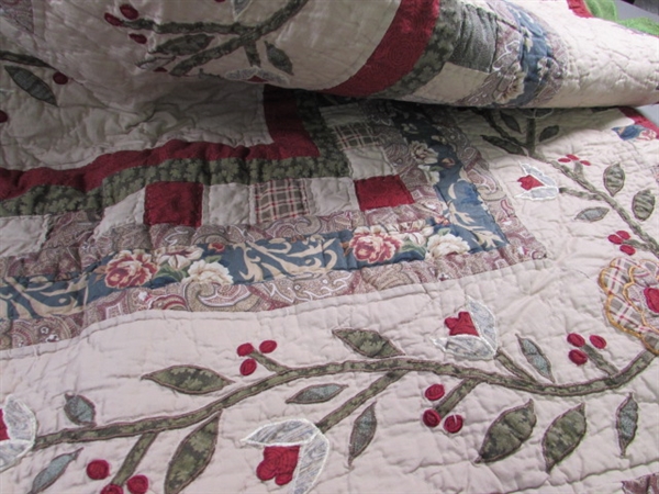 QUILTED BEDSPREAD W/MATCHING SHAMS