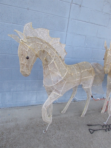 PAIR OF LIGHTED CHRISTMAS HORSES W/STAKES