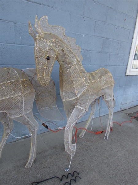 PAIR OF LIGHTED CHRISTMAS HORSES W/STAKES