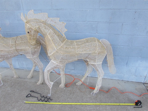 PAIR OF LIGHTED CHRISTMAS HORSES W/STAKES