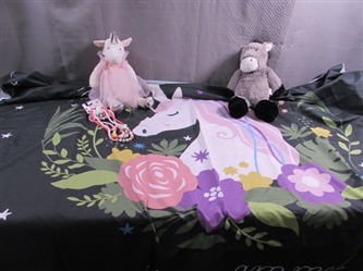 UNICORN FABRIC BANNER, PLUSH TOYS & FUN JEWELRY