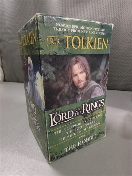 LORD OF THE RINGS TRILOGY IN PAPERBACK & THREE NEW GLASS GOBLETS THAT LIGHT UP