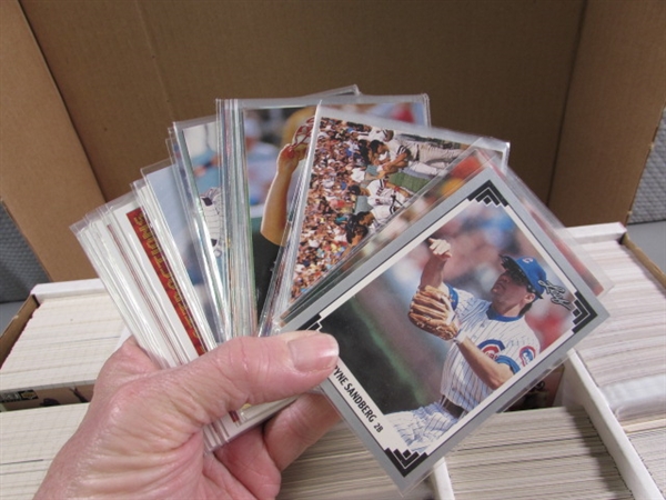 1 5-ROW BOX OF VARIOUS SPORTS TRADING CARDS