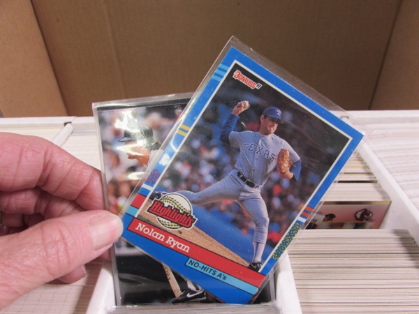 1 5-ROW BOX OF VARIOUS SPORTS TRADING CARDS