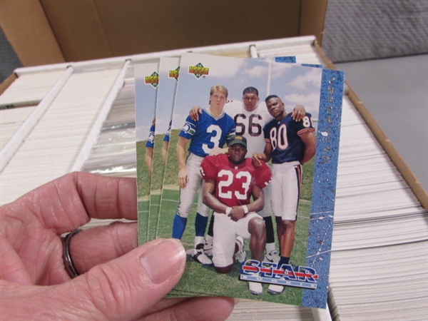 1 5-ROW BOX OF VARIOUS SPORTS TRADING CARDS