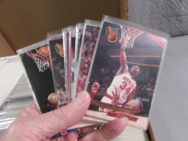 1 5-ROW BOX OF VARIOUS SPORTS TRADING CARDS