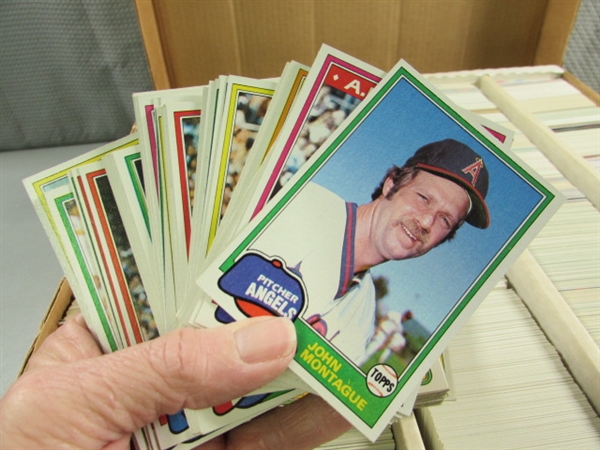 1 5-ROW BOX OF VARIOUS SPORTS TRADING CARDS