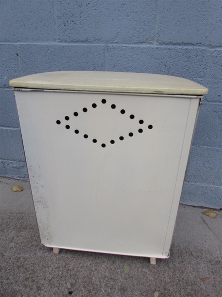 VINTAGE METAL CLOTHES HAMPER