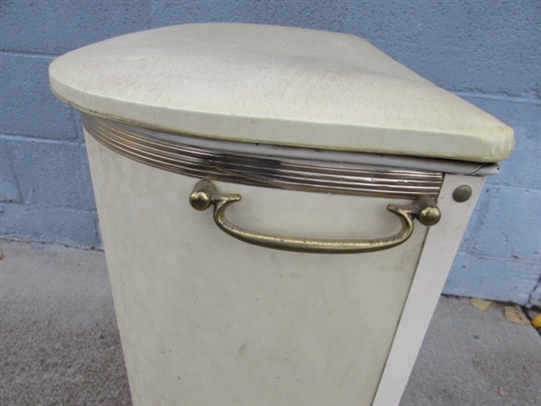 VINTAGE METAL CLOTHES HAMPER